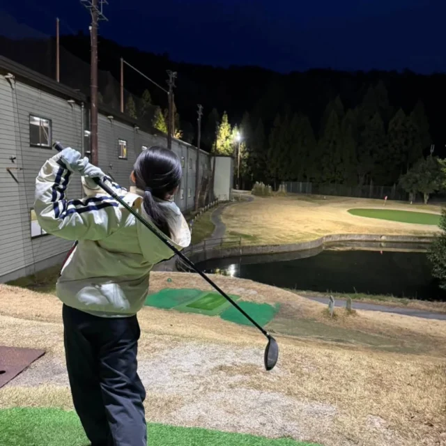 ⛳✨ジュニアゴルファーの笑顔がいっぱい！
【WAKANA GOLF SCHOOL】チームの皆さんから、ラウンド中の楽しそうな様子が届きました。
使用しているのは
**クラブチーム応援プロジェクト
「PING Prodi G 無料レンタルキャンペーン」**でGETしたクラブ！
「PING Prodi G」は、お子さまの成長に合わせてサイズを選べるジュニア専用クラブ。
子どもたちもとても使いやすいと喜んでくれています。大切に使っていただきありがとうございます。

当連盟では、加盟チーム限定で
「PING Prodi G」の無料レンタルを行っています。
「ゴルフに興味はあるけどクラブがなくて…」
そんなお子さんはいませんか？
詳しくはホームページをご確認いただき、ぜひチーム登録をご検討ください！
この機会にジュニアゴルフの楽しさを体感してみませんか？

#ジュニアゴルフクラブチーム連盟
#ジュニアゴルファー
#PING
#ProdiG
#ジュニアゴルフ育成